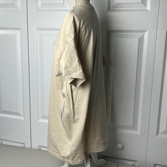 Creative Director Tee Beige Small - Picture 5 of 7